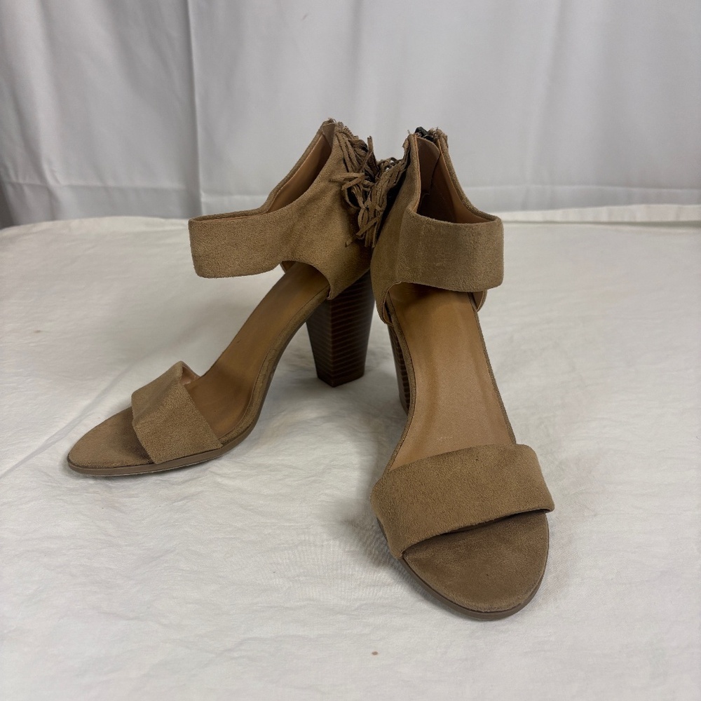 Heart In D Faux Suede Fringed Ankle Heeled Sandal Size 7.5 Heel Height 4in NEW